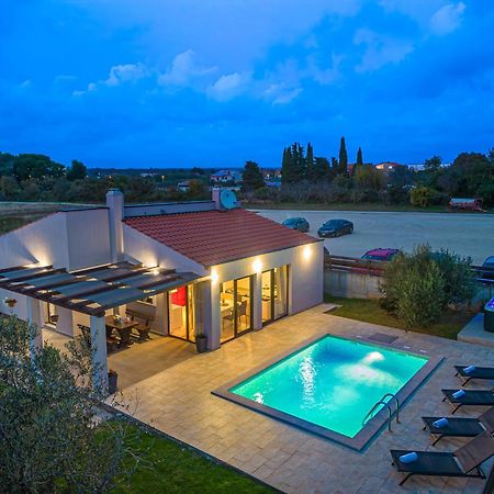 הוילה וודניאן Bobo Family House With Pool מראה חיצוני תמונה