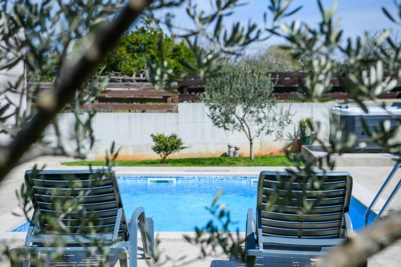 הוילה וודניאן Bobo Family House With Pool מראה חיצוני תמונה