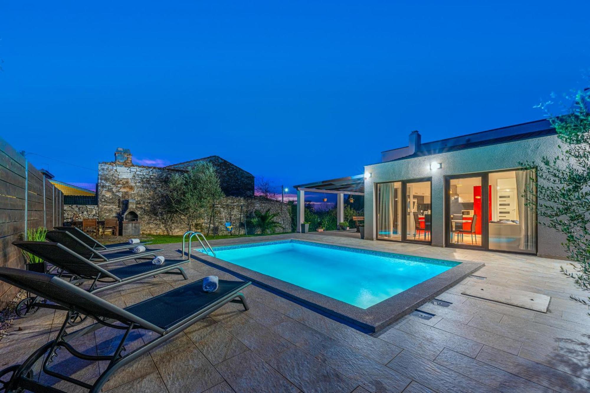 הוילה וודניאן Bobo Family House With Pool מראה חיצוני תמונה