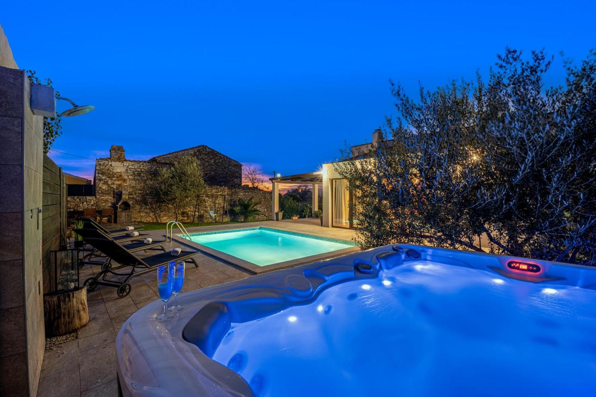 הוילה וודניאן Bobo Family House With Pool מראה חיצוני תמונה